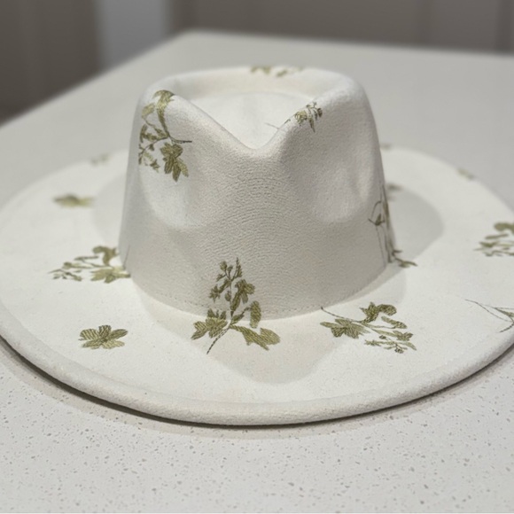 Gently Worn By Anthropologie Jana Floral Embroidered Fedora - Ivory & Green - Picture 4 of 13
